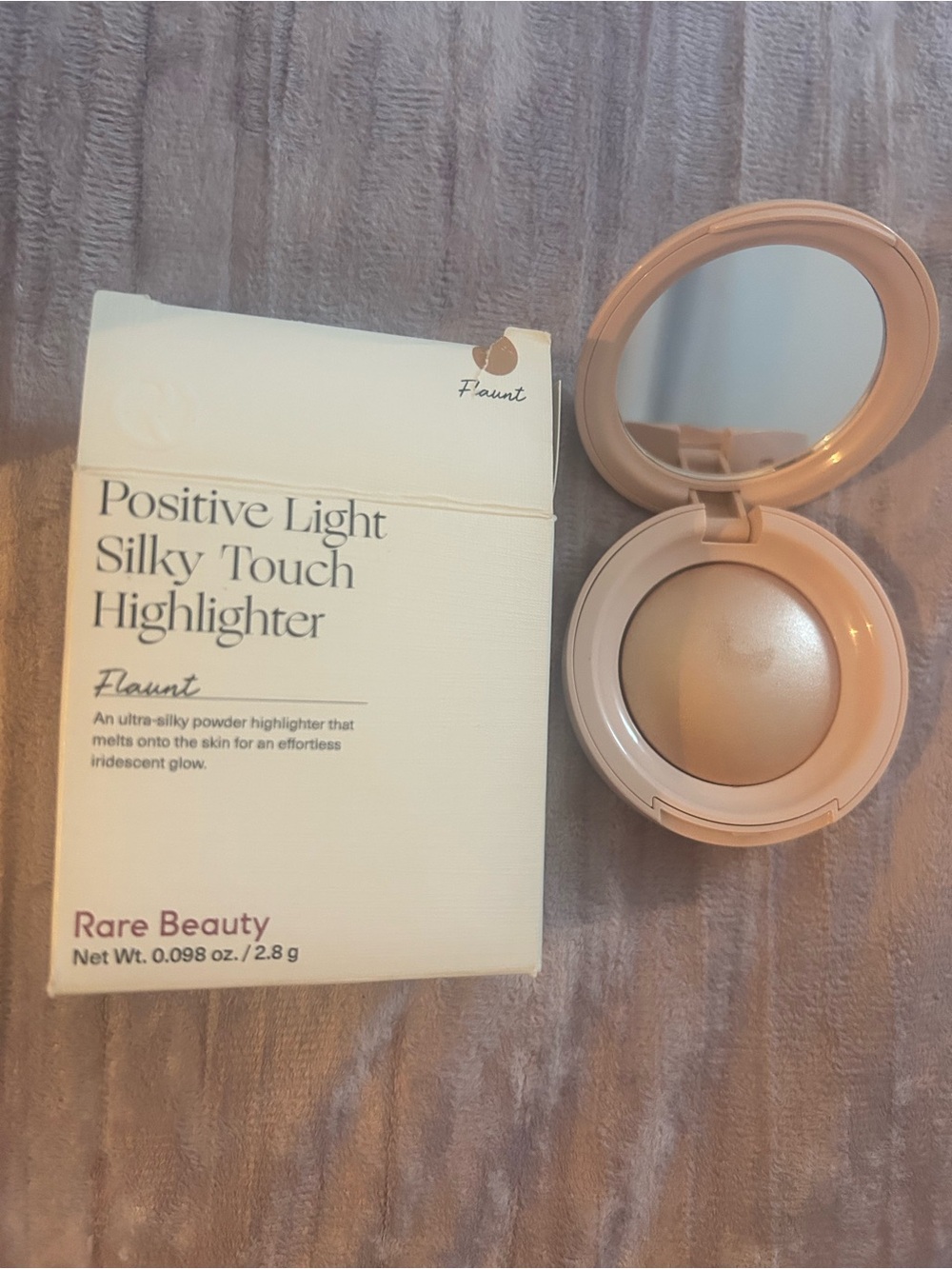 Rare Beauty Positive Light Silky Touch Highlighter - Flaunt-Champagne Beige